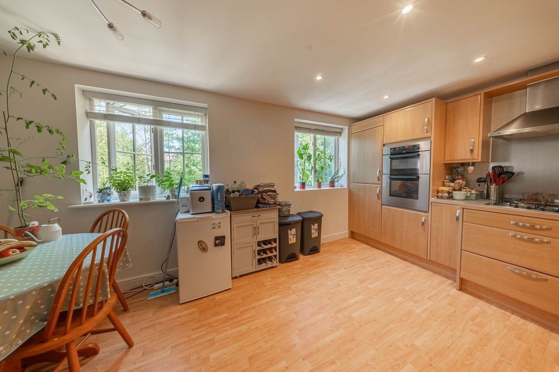 House in Bolnore, Haywards Heath, England 3 - 18063828