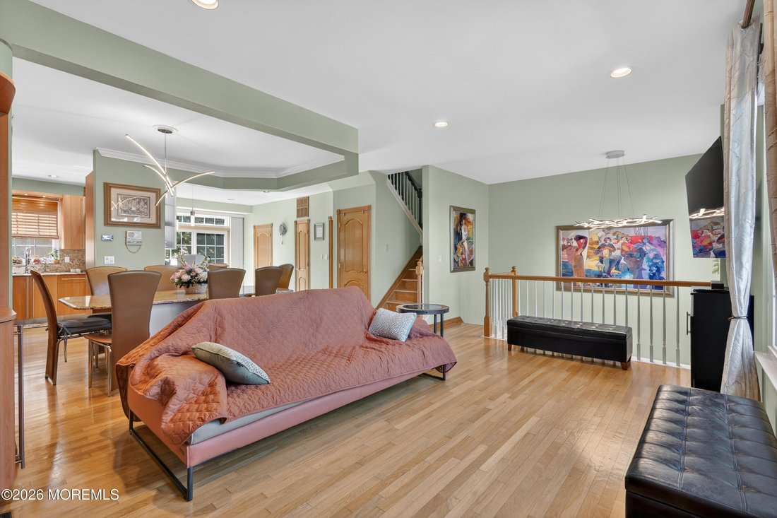 Condo in Marlboro Township, New Jersey, United States 4 - 17945492