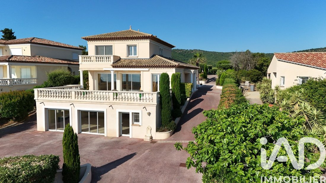 House in Frejus, Provence-Alpes-Côte d'Azur, France 1 - 18035485