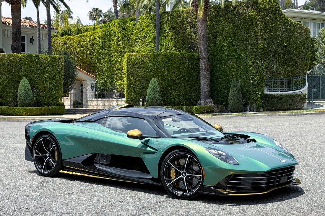 Coupe in West Hollywood, CA, United States 5 - 17986824