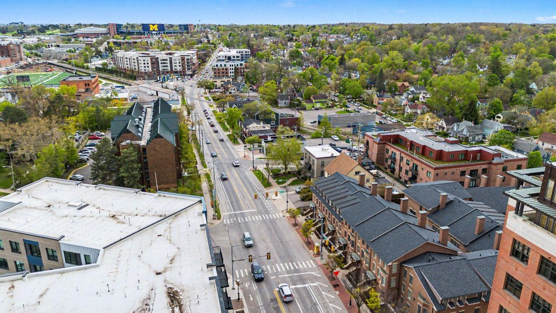 Condo in Ann Arbor, Michigan, United States 2 - 18068477