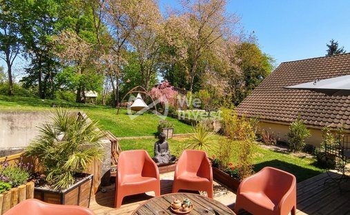 House in Saint-Jean-les-Deux-Jumeaux, Ile-de-France, France 1