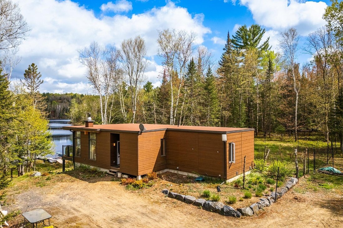 House in Rivière-Rouge, Quebec, Canada 1 - 18067418