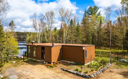 Haus in Rivière-Rouge, Québec, Kanada 1