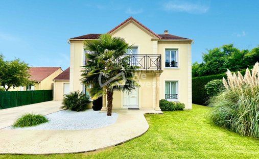 House in Conches-sur-Gondoire, Ile-de-France, France 1