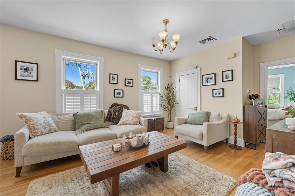 Condo in Boston, Massachusetts, United States 3 - 18067471