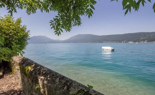 Penthouse in Veyrier-du-Lac, Auvergne-Rhone-Alpen, Frankreich 1