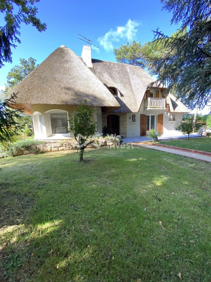 House in Saint-Nicolas-de-Redon, Pays de la Loire, France 1 - 17336355