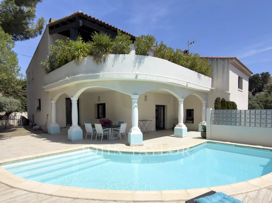 Villa in Le Rove, Provence-Alpes-Côte d'Azur, France 3 - 18067647