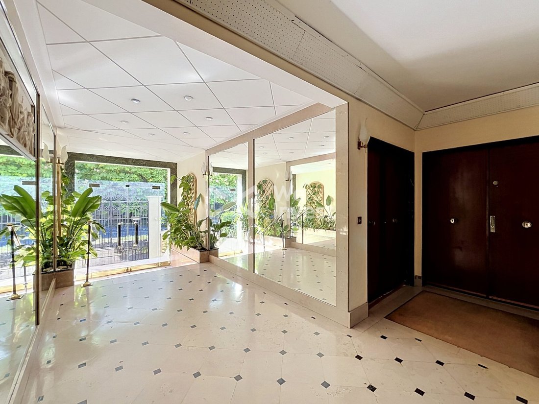 Apartment in Saint-Cloud, Ile-de-France, France 2 - 17826268