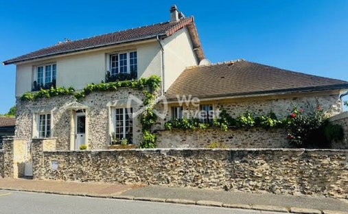House in Orphin, Ile-de-France, France 1