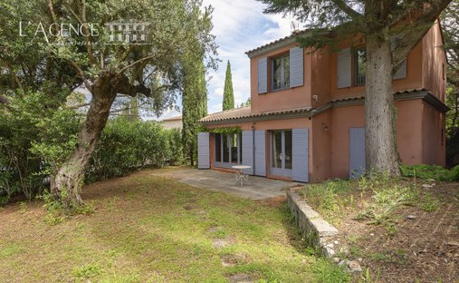 House in Le Tholonet, Provence-Alpes-Côte d'Azur, France 1