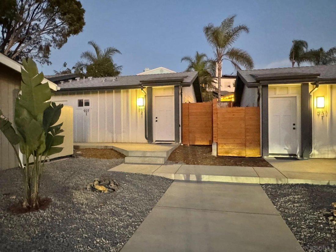 Encinitas, California, United States 2 - 18066370