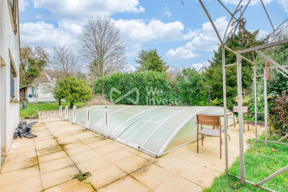 House in Conde-Sainte-Libiaire, Ile-de-France, France 5 - 17362739