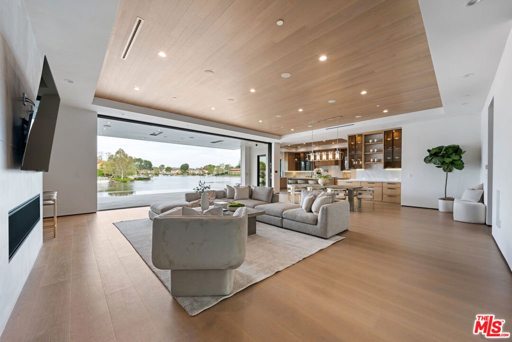 House in Thousand Oaks, California, United States 5 - 18065973