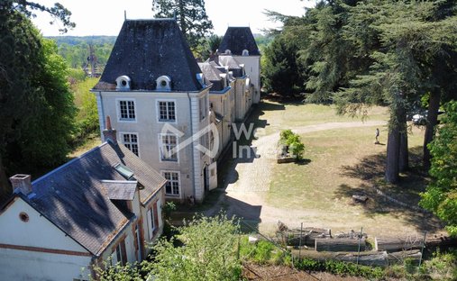 Château à Yvré-l'Évêque, Pays de la Loire, France 1