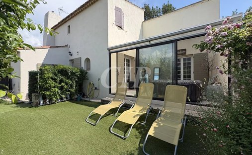 Villa in Plateau de Puyricard-La Trévaresse, Aix-en-Provence, France 1