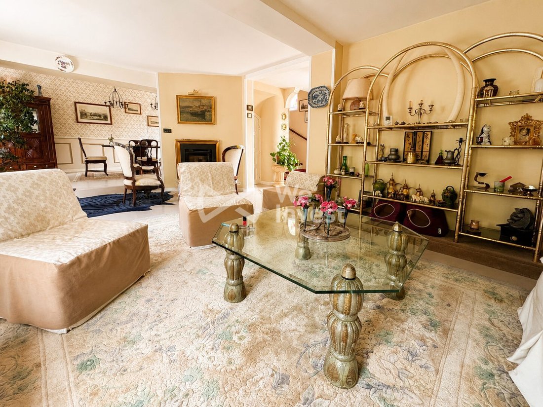 House in Saint-Jean-les-Deux-Jumeaux, Ile-de-France, France 3 - 17868875