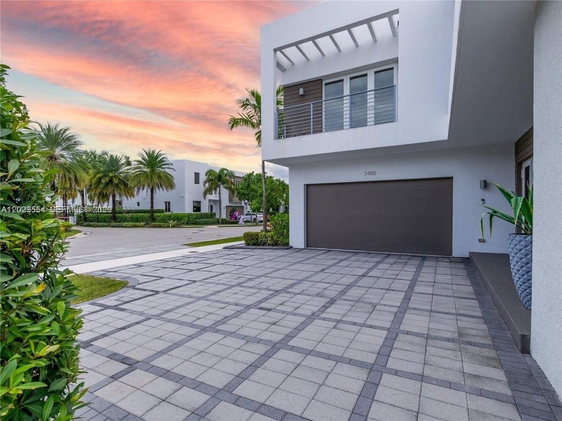 House in Doral, Florida, United States 2 - 18066006