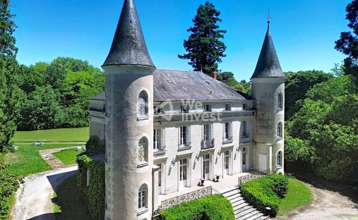 Château à Tournon-Saint-Pierre, Centre-Val de Loire, France 1