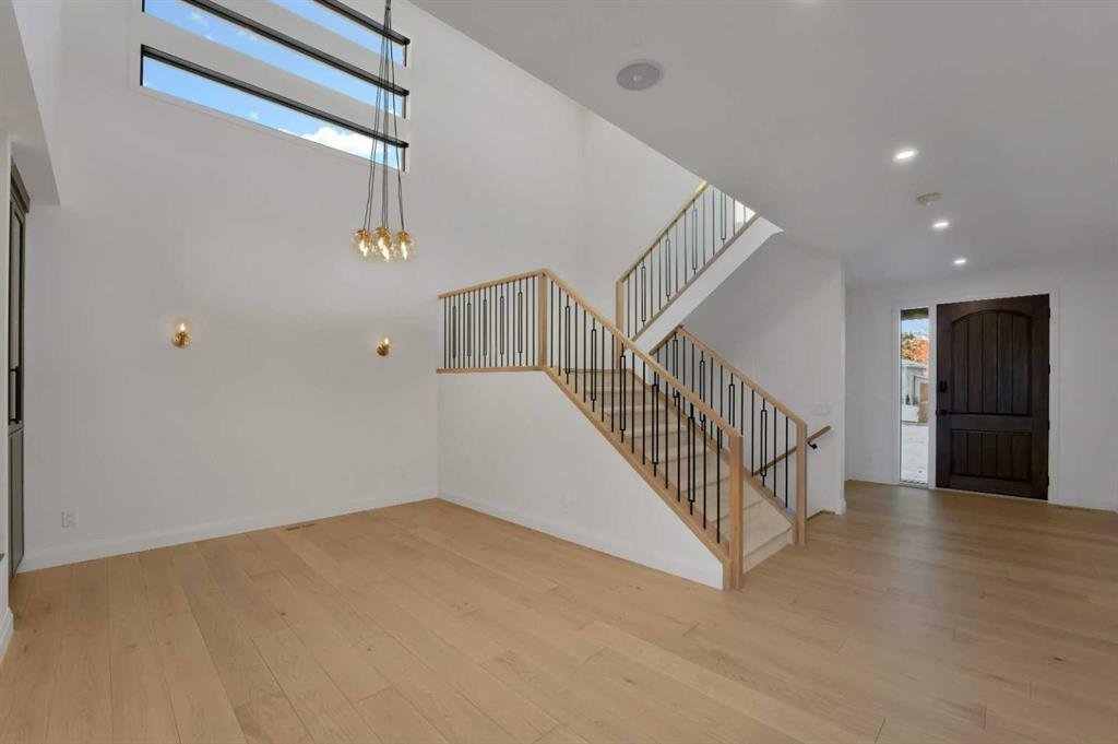 House in Calgary, Alberta, Canada 5 - 18068459