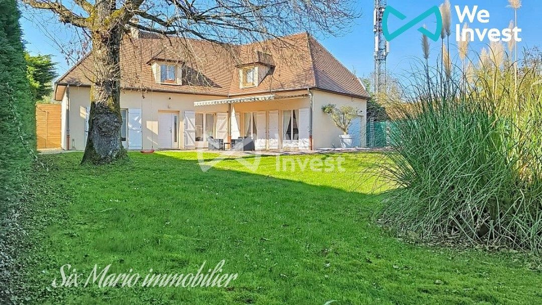Serris, Ile-de-France, France 1 - 17536246
