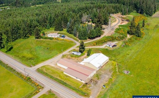 House in Grand Ronde, Oregon, United States 1