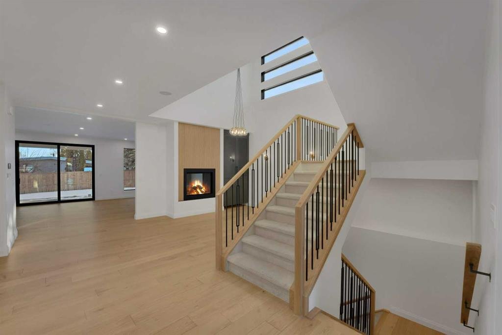 House in Calgary, Alberta, Canada 4 - 18068459
