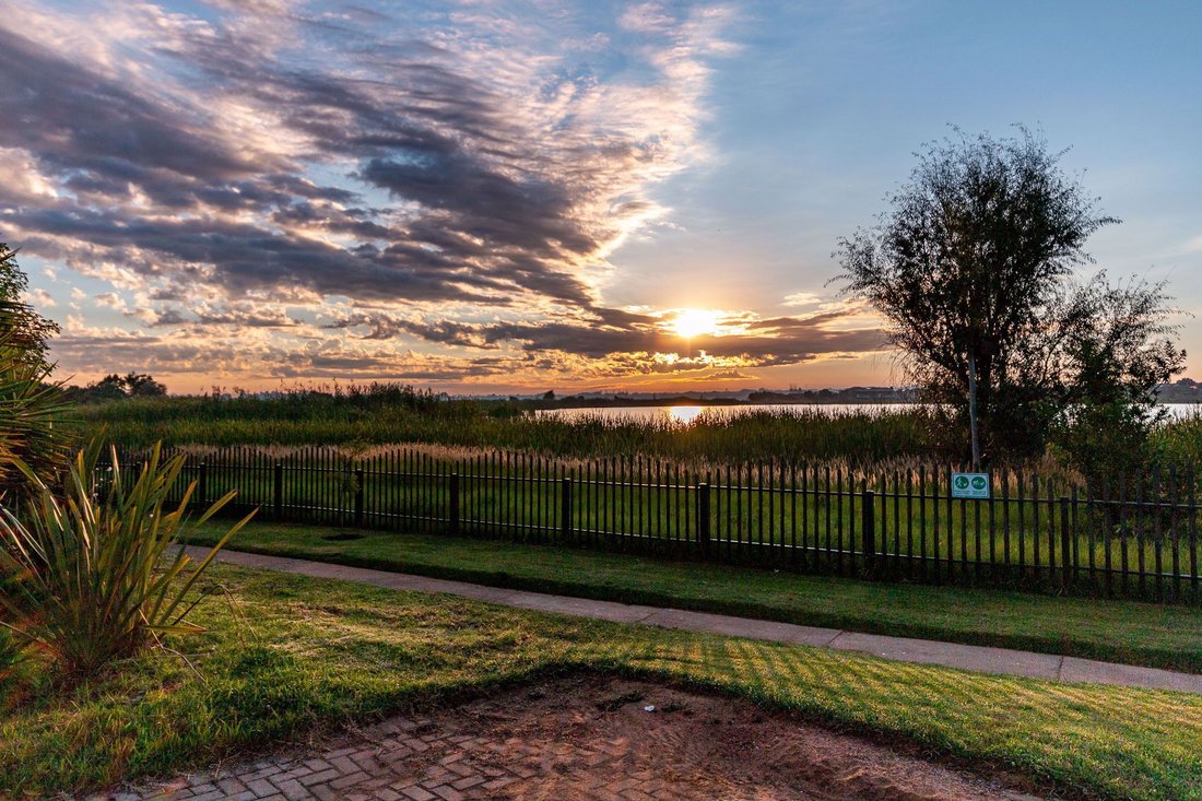 Estate in Parkhaven, Gauteng, South Africa 4 - 16120381