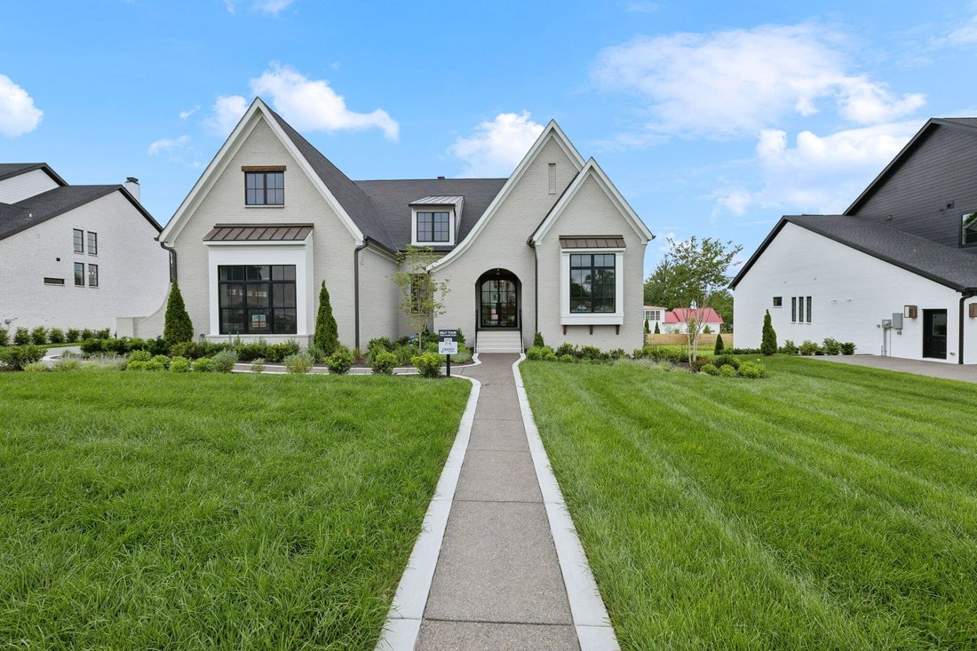 House in Bon Aqua, Tennessee, United States 1 - 18066144