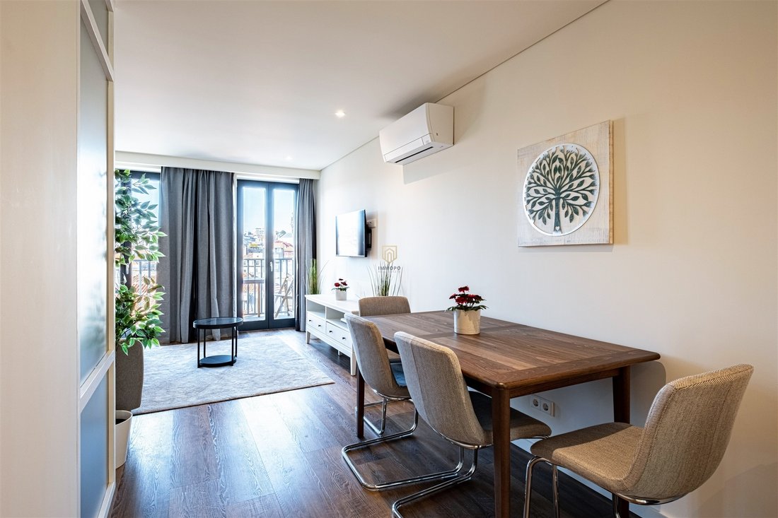 Apartment in Cedofeita, Santo Ildefonso, Se, Miragaia, Sao Nicolau e Vitoria, Porto District, Portugal 3 - 12316932