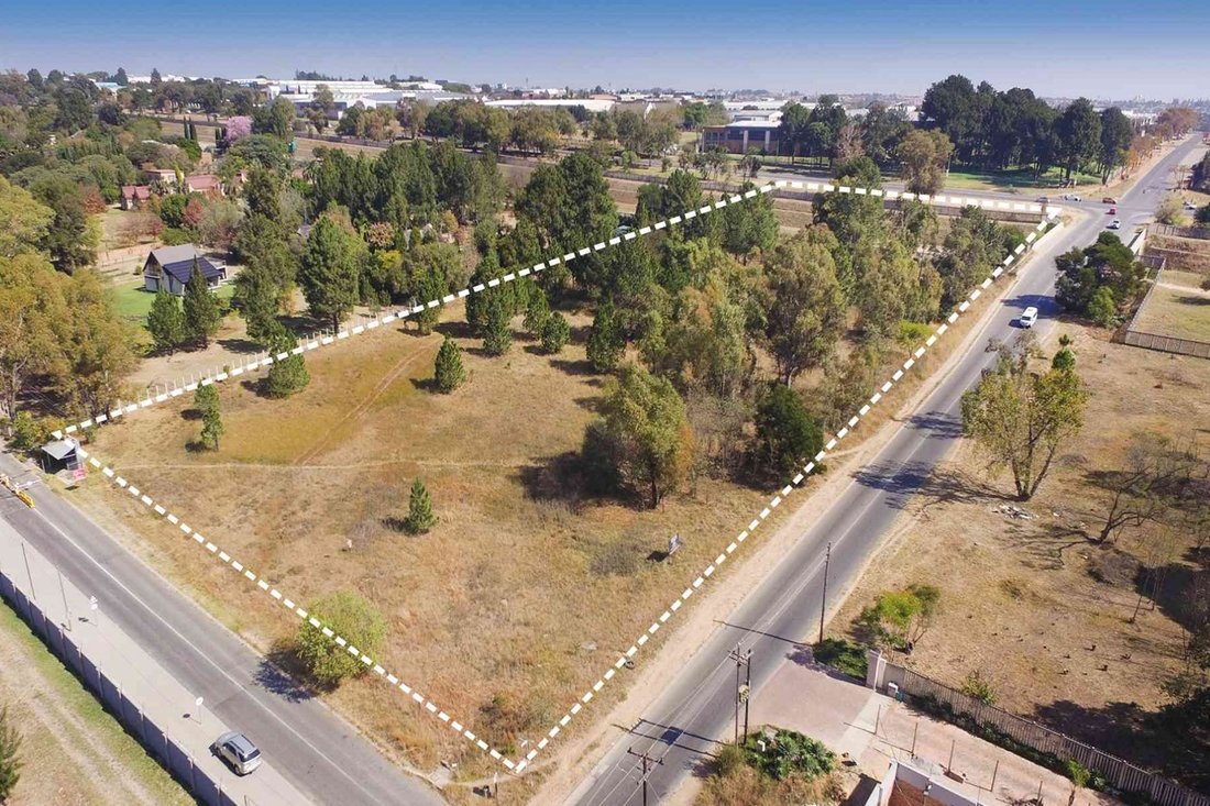 Land in Glen Austin AH, Gauteng, South Africa 3 - 18069000