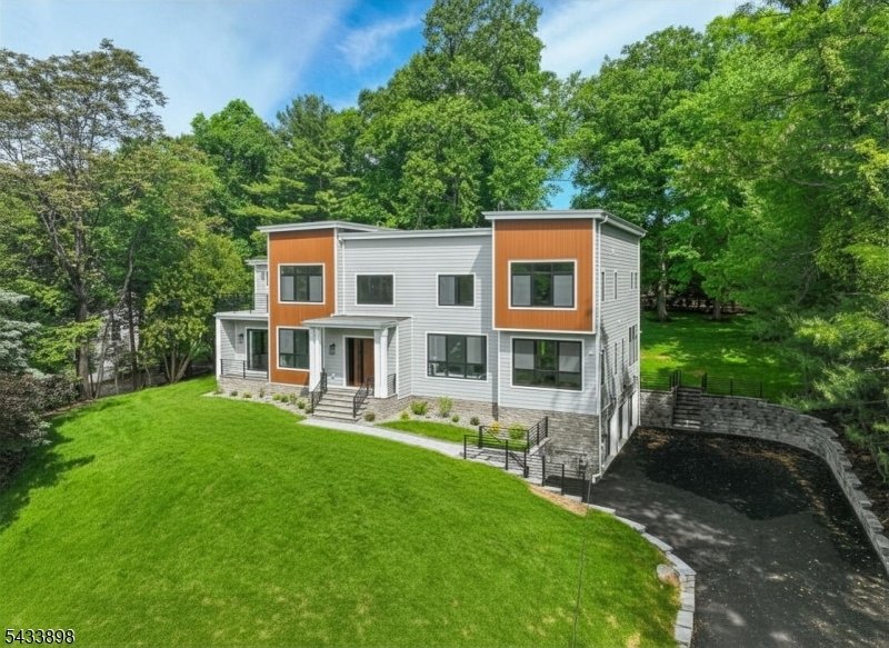 House in Livingston, New Jersey, United States 2 - 18068586