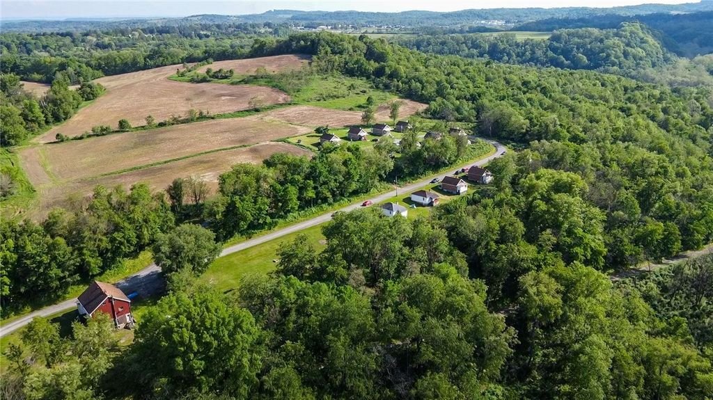 House in Smithton, Pennsylvania, United States 3 - 18068743