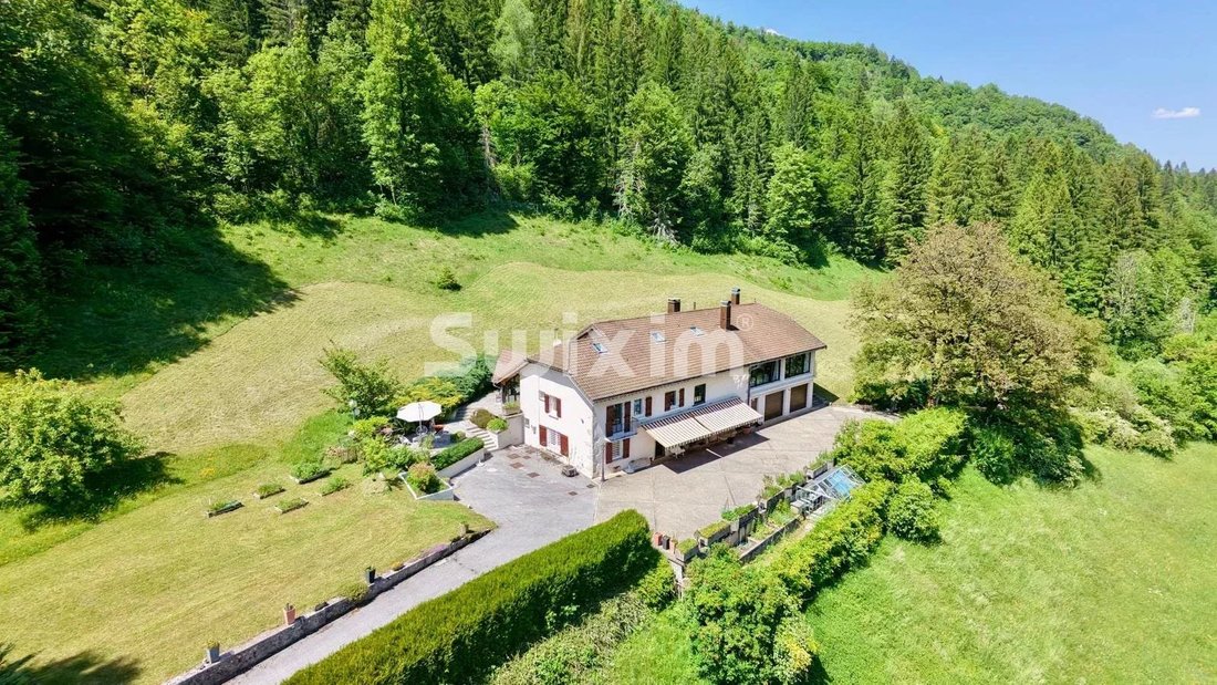 Haus in Saint-Claude, Bourgogne-Franche-Comté, Frankreich 1 - 18067709