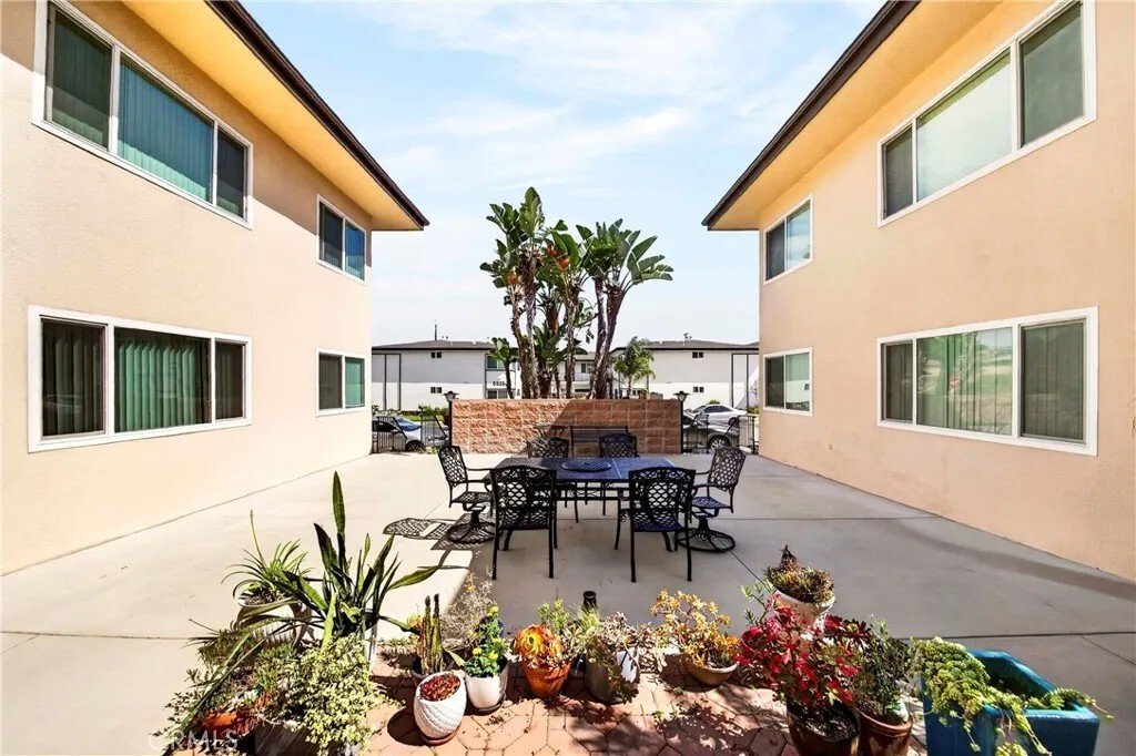 Torrance, California, United States 3 - 17858273