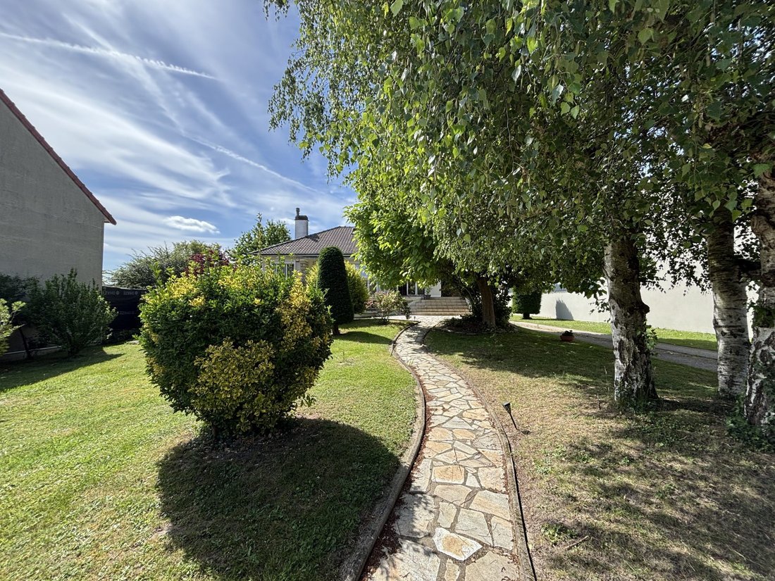 House in Chelles, Ile-de-France, France 3 - 18068879