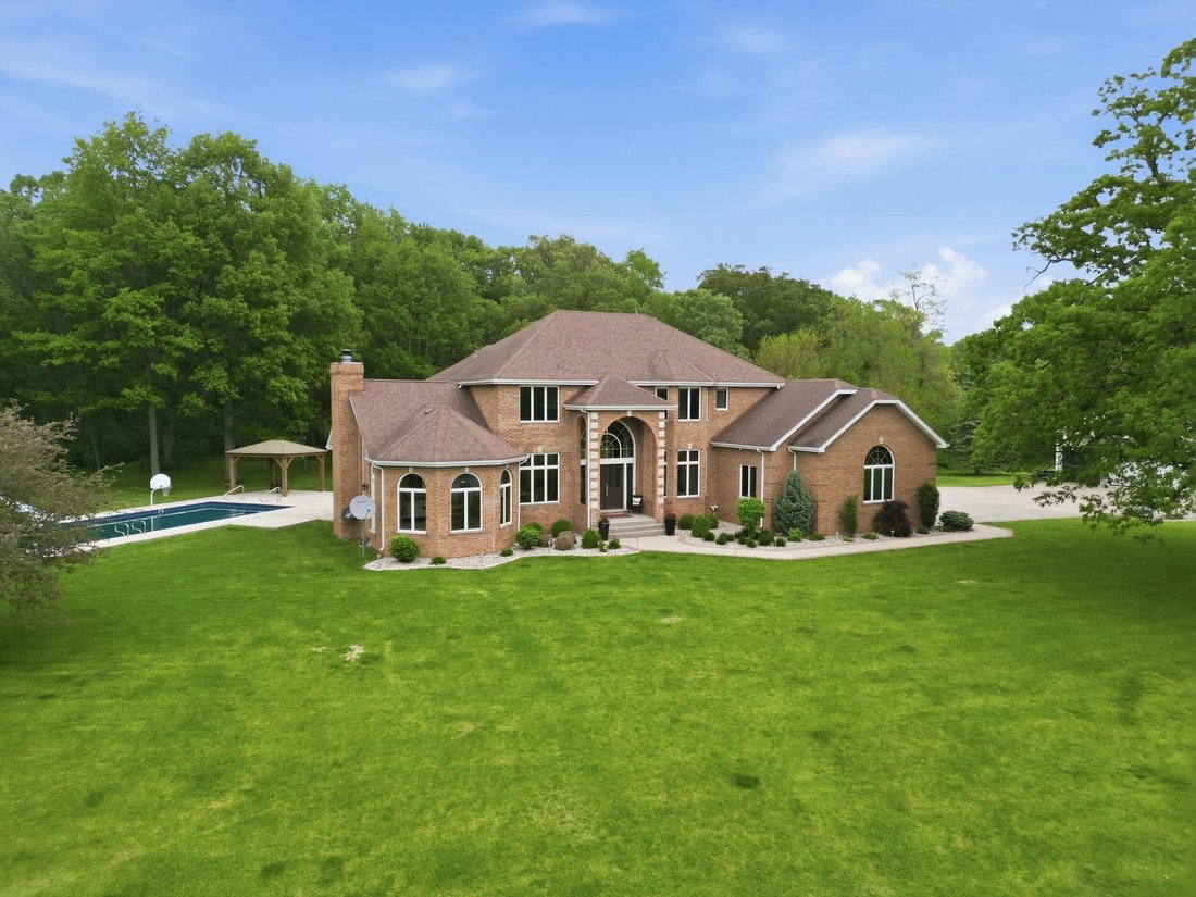 House in Crown Point, Indiana, United States 1 - 18068461