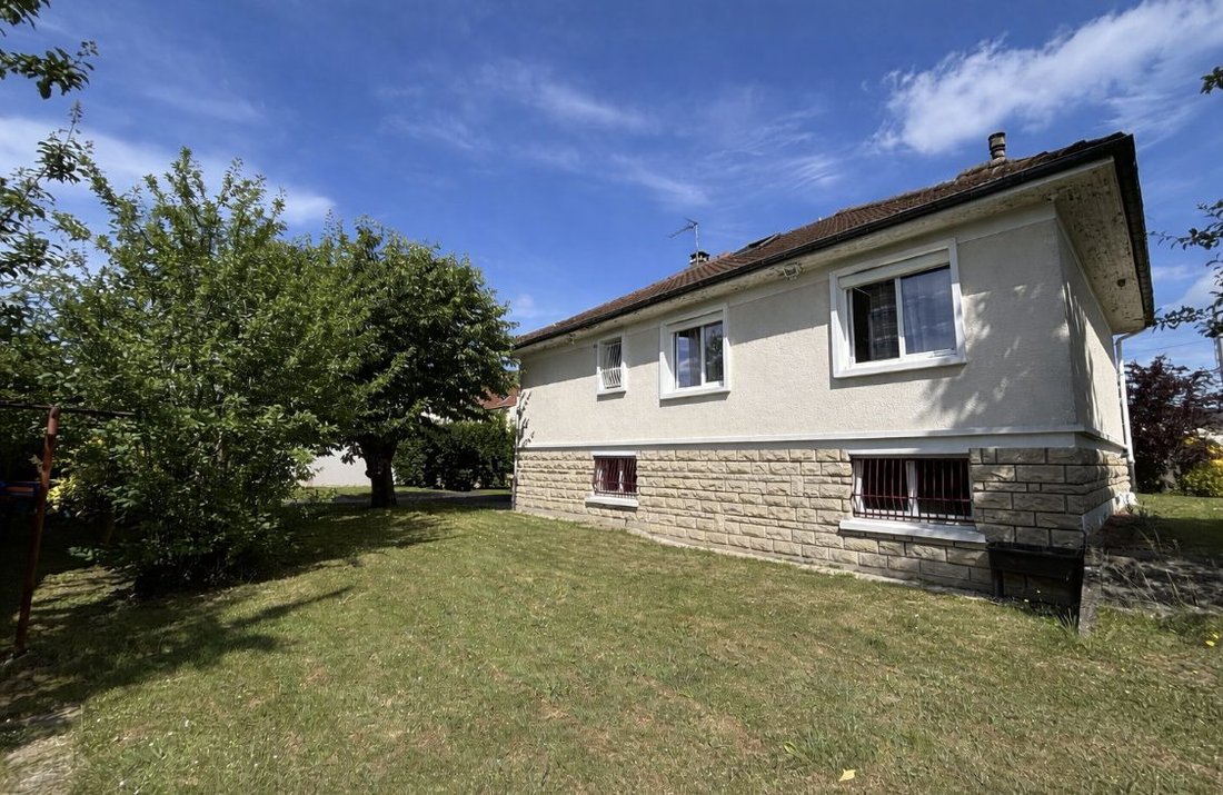 House in Chelles, Ile-de-France, France 4 - 18068879