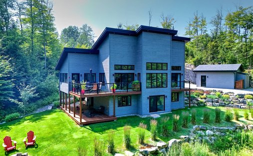 Maison à Sainte-Marguerite-du-Lac-Masson, Québec, Canada 1