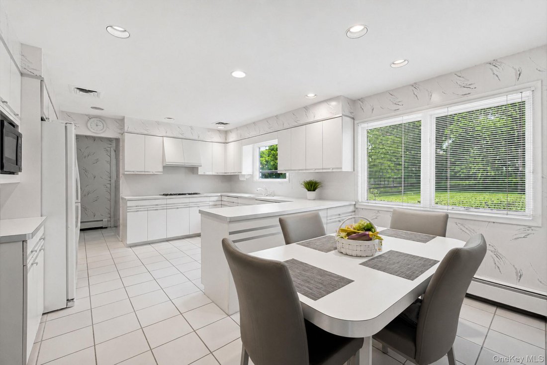 House in Huntington Station, New York, United States 5 - 18065691