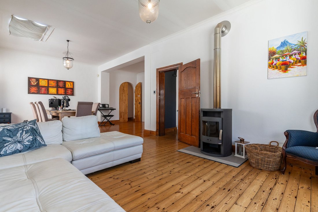 House in Bakoven, Cape Town, South Africa 4 - 18069002