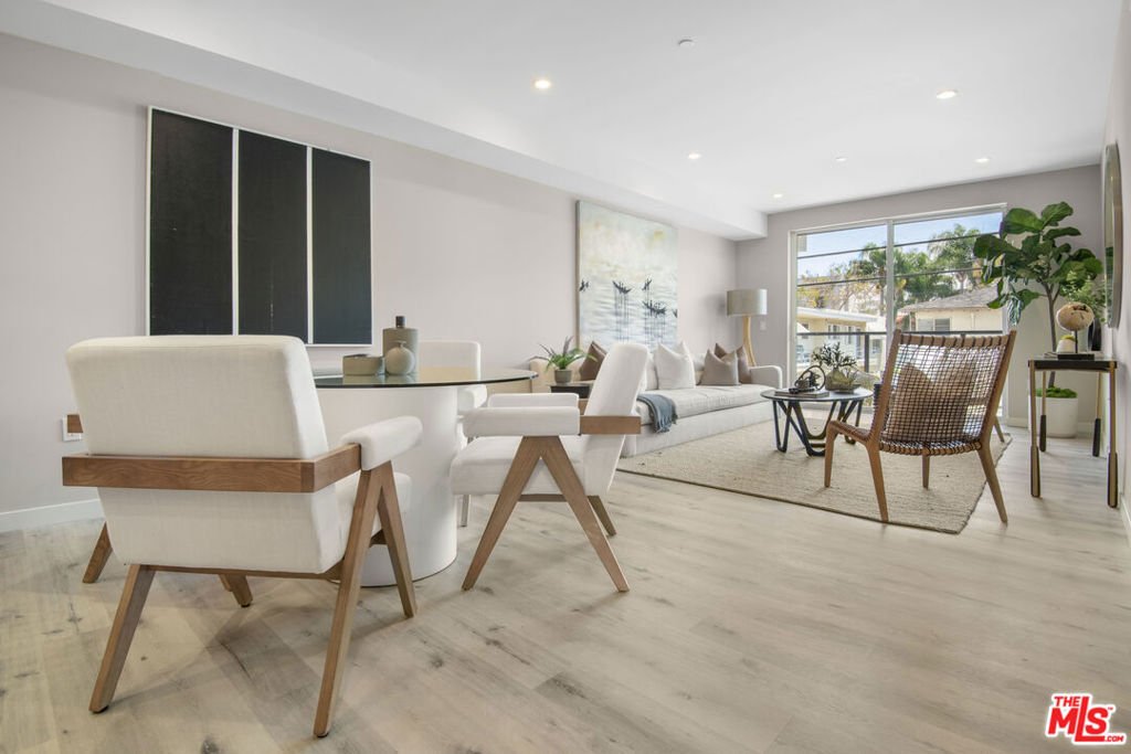 Condo in Los Angeles, California, United States 2 - 18065958