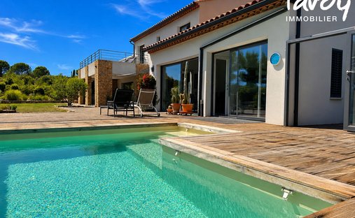 Villa in La Cadiere-d'Azur, Provence-Alpes-Côte d'Azur, France 1