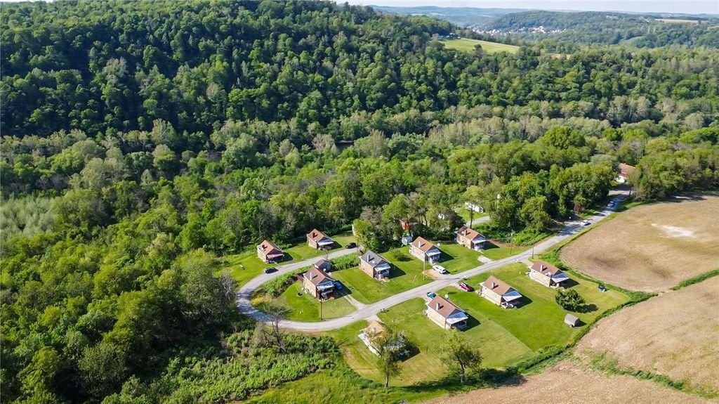 House in Smithton, Pennsylvania, United States 2 - 18068743