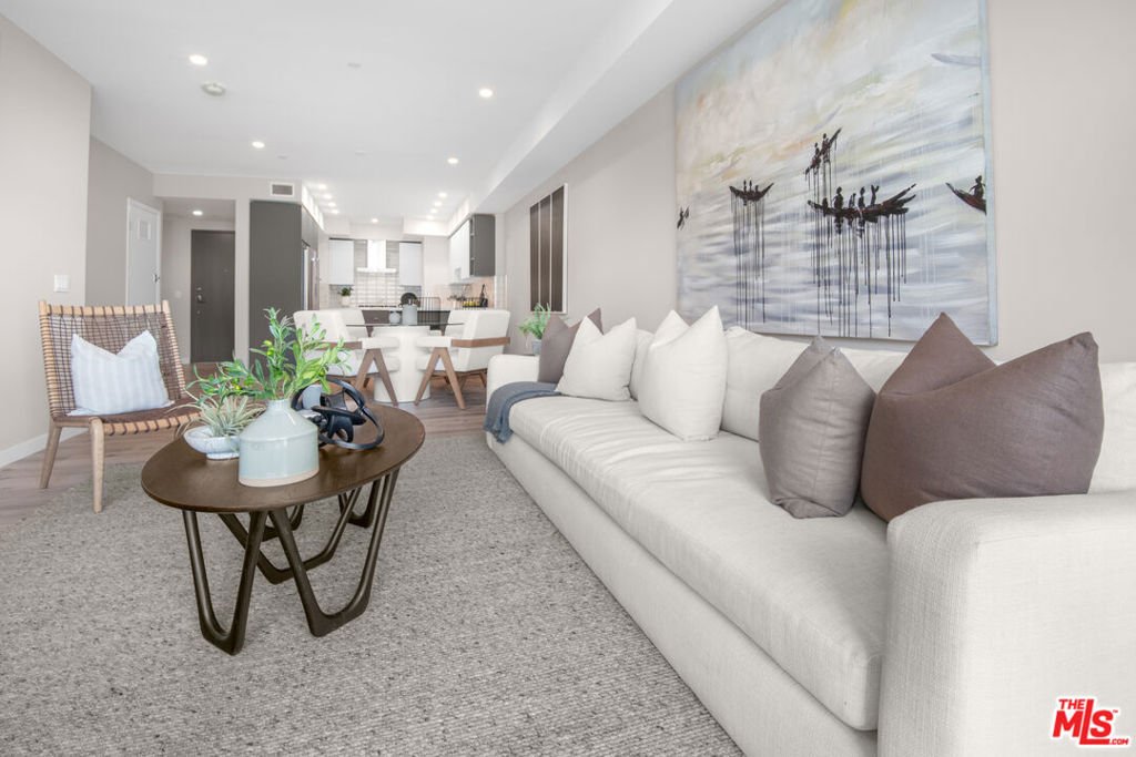 Condo in Los Angeles, California, United States 3 - 18065958