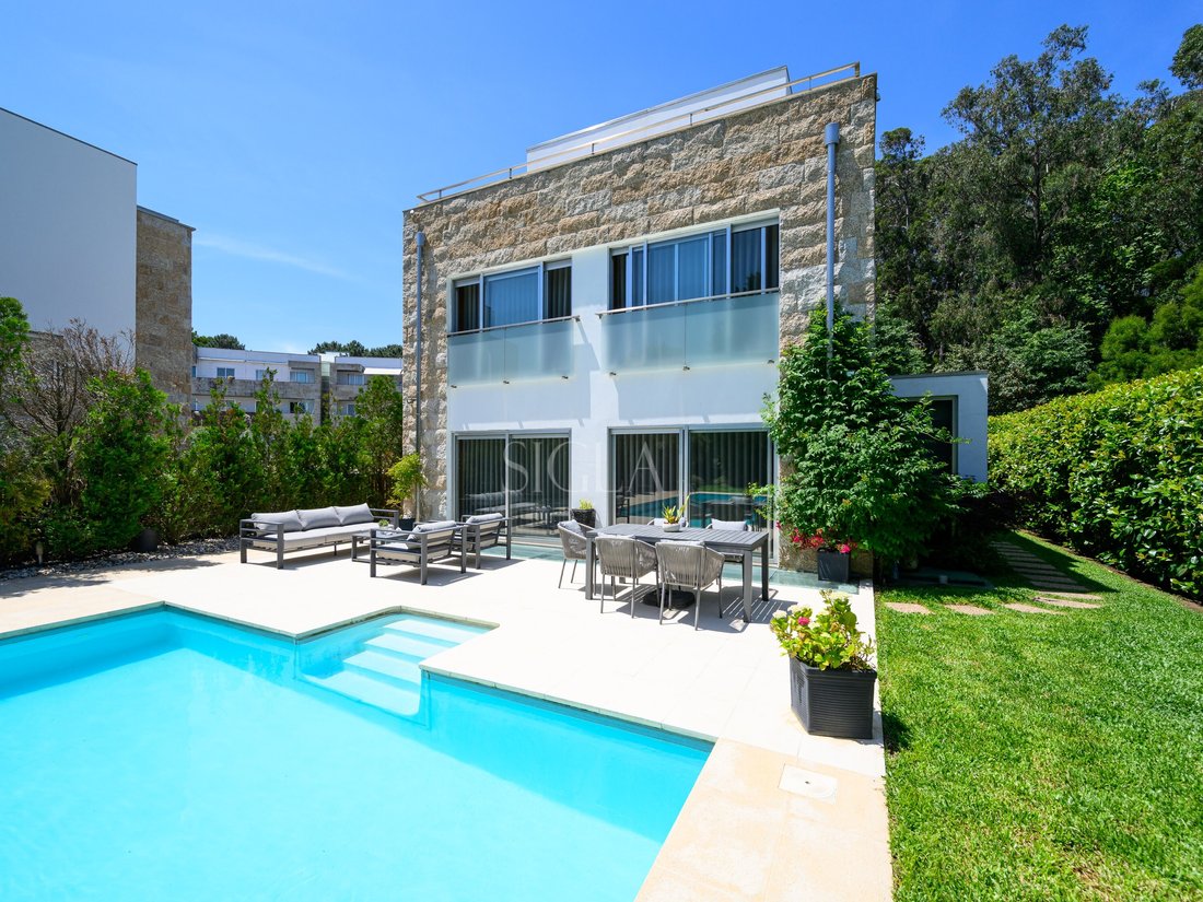 House in Oliveira do Douro, Porto District, Portugal 1 - 18067740
