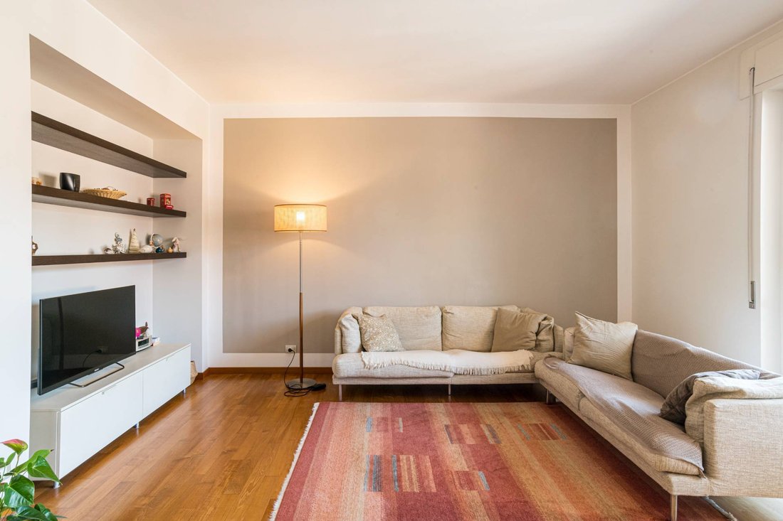 Apartment in Eastern Lake Center, Como, Lombardy 4 - 18068387