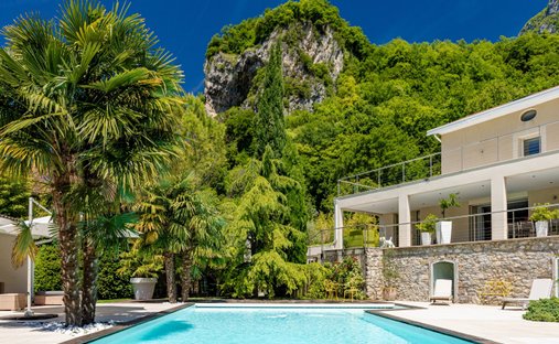 House in Barnave-Saint Robert, Saint-Egreve, France 1