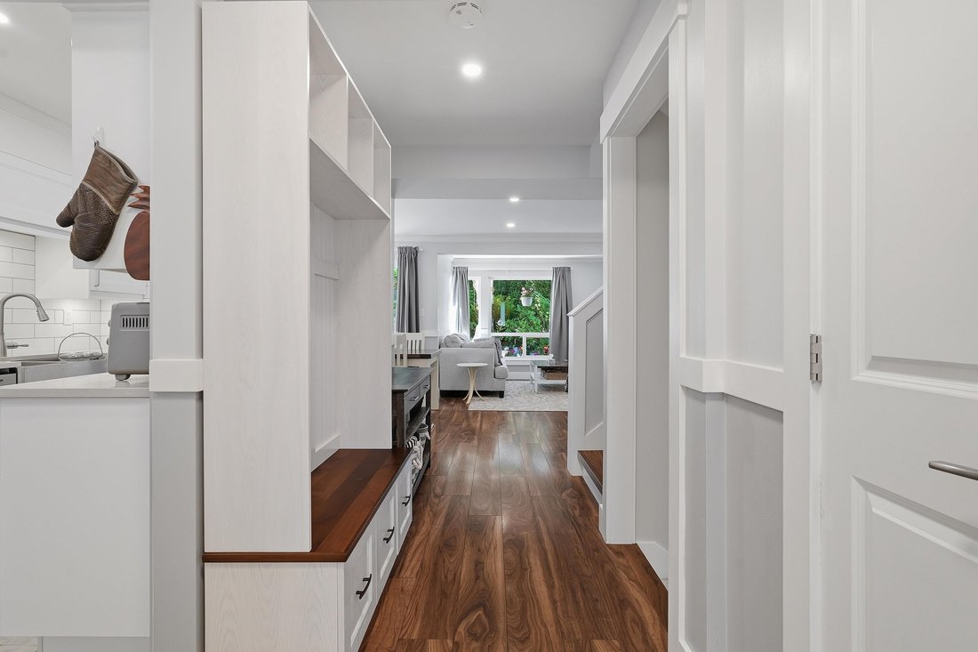 House in Surrey, British Columbia, Canada 3 - 18067488